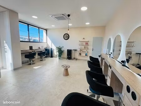 local commercial 75 m² venelles