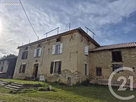 maison 10 pièces 303 m²