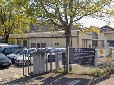 garage automobiles 350m2 ( vente pas de porte )