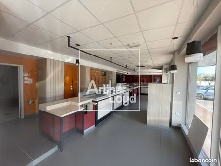 local commercial 235 m²