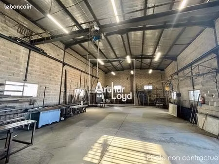 local industriel 181 m²