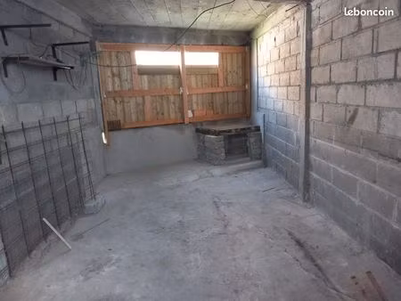 garage 20m2 proche centre ville  hôpital  gare et naval group