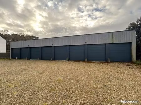 box stockage 20 m² propre et sécurisé – disponible – 165