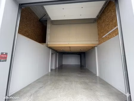 à vendre : rare opportunité sur le secteur de rives (38140). local professionnel de 162 m²