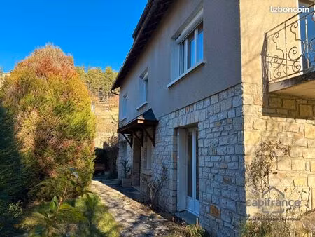 maison 6 pièces 217 m²