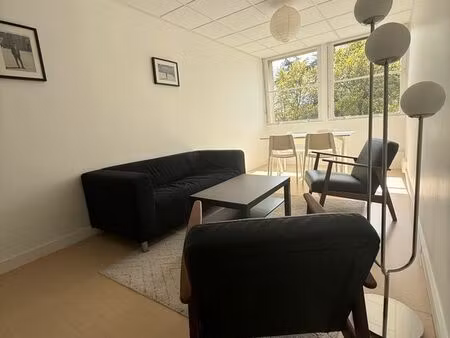 bureaux à vendre – centre-ville de nevers – 76 m² – emplacement recherché face au parc