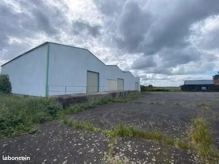 entrepôt 940 m² + bureaux sur terrain 3400 m² – durtal