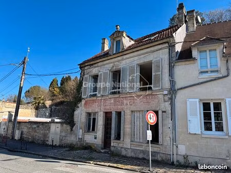 immeuble 10 pièces 134 m²