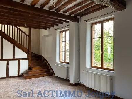 appartement t3 centre ville de joigny avec terrasse