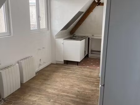 ? studio rénové en mezzanine: idéal investissement locatif - primo-accédant