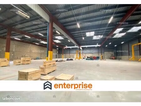 local industriel 2 100 m²