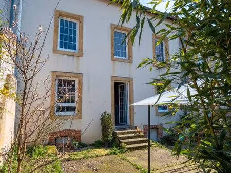 maison 7 pièces 285 m²