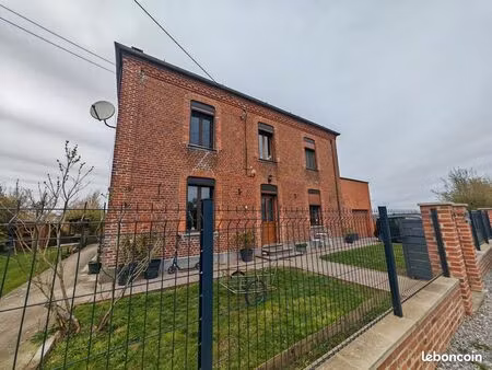 maison 8 pièces 155 m²