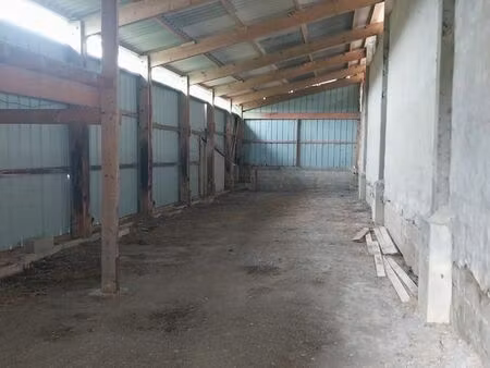 batiment hangar entrepôt 144 m2 a vendre ou à louer