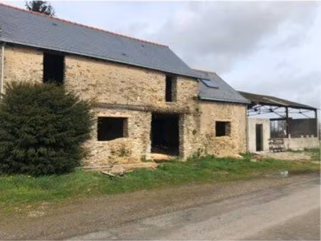 maison  en pierre avec hangar