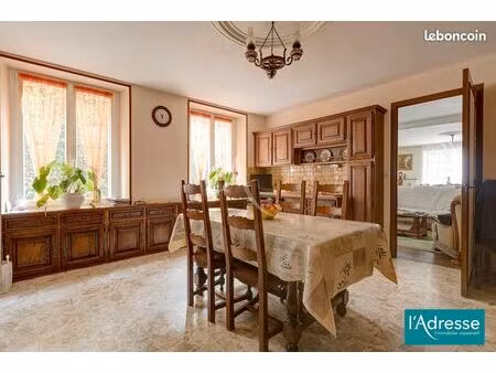 maison 10 pièces 165 m²