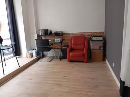 location commerce 23 m² à hyères (83400)