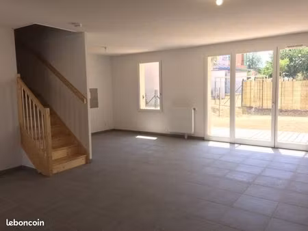 villa 4 pièces 83 m²