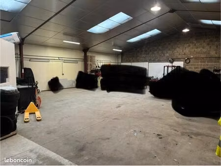 location  entrepôt 260m2