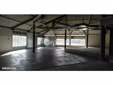 local commercial 1 250 m²