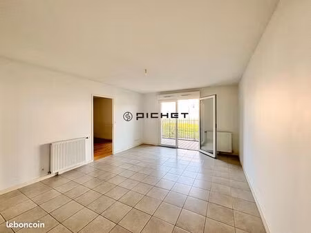 appartement 3 pièces 64 m²
