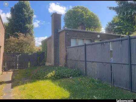 cabines / bureaux à louer – toutes activités acceptées