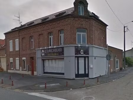 local commercial 135 m² – emplacement d’angle – forte visibilité – libre de bail
