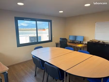 bureau 1er étage proche théâtre de l’étang