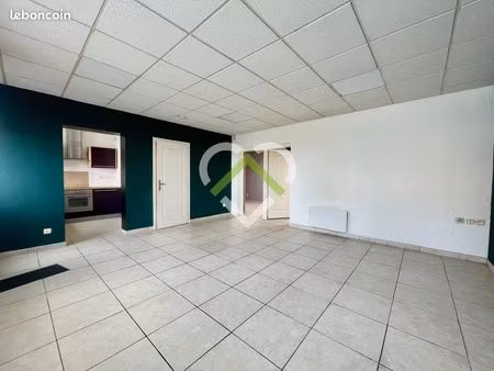 local commercial 66 m² lesquin