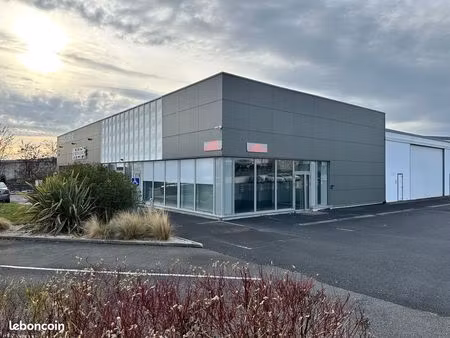 location bureaux / commerce / retail / cabinet medical / professions liberales/ 160 m²