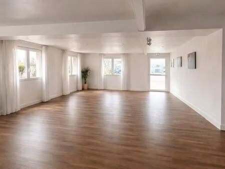 location local professionnel / bureau - 52m² - pmr  clim  parking