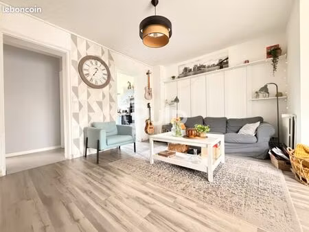 maison 6 pièces 80 m²