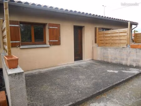 prox cezeaux studio meublé avec terrasse et 1 parking