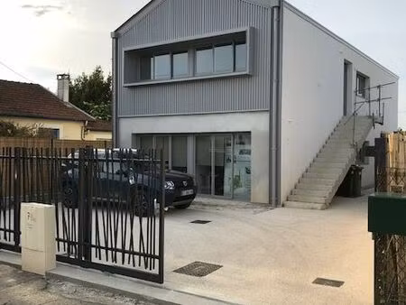 immeuble récent de bureaux à cenon