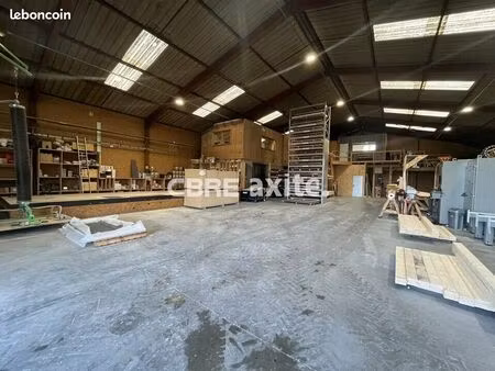 local d'activite 700 m² entrelacs