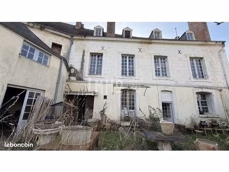 immeuble 322 m² saint-calais