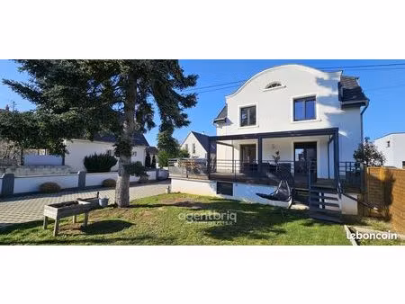 propriété 5 pièces 135 m²