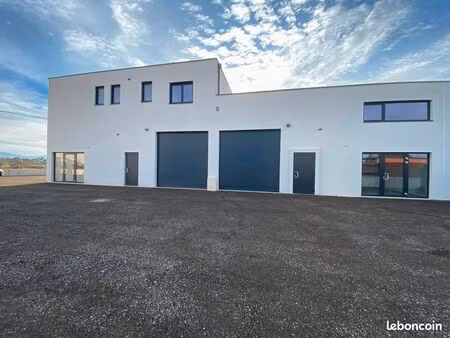depôt local 2 entrepôts avec bureau et accès pmr batiment neuf