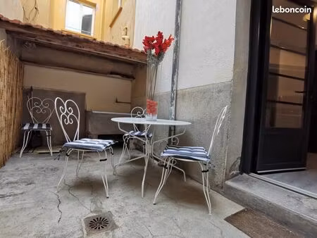 appartement tout meublé t3 + cour privative