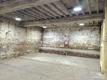 local de stockage 48 m² fermé à clé