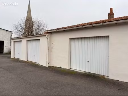 a louer : garage 12 m2