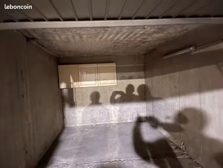 a vendre garage fontainebleau 16m²