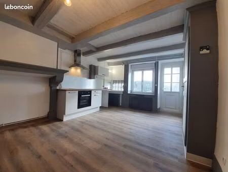 maison rénovée 86 m² avec jardin  cour et garage