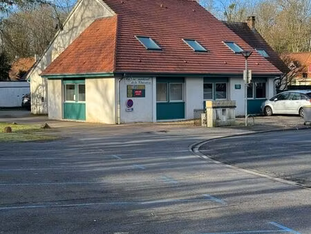 à louer local professionnel  le châtelet en brie