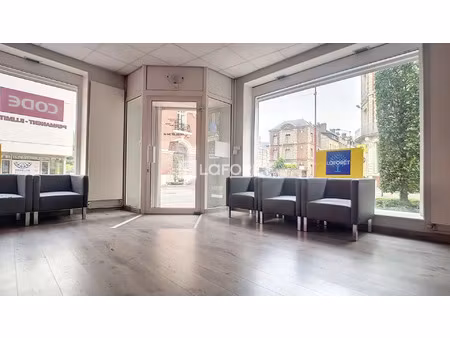 location bureaux et commerces à elbeuf (76500) : à louer / 102m² elbeuf
