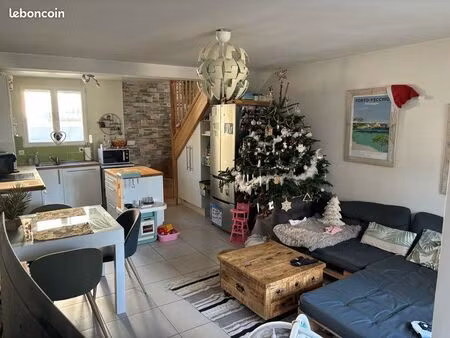 maison de ville 3 pièces  garages   dépendances et jardin