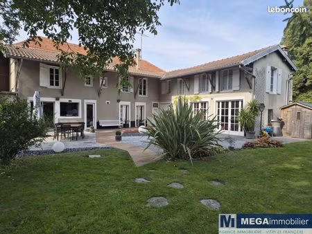 maison 9 pièces 282 m²