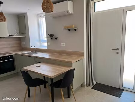 f1 meublé avec extérieur - moderne et confortable en centre bourg