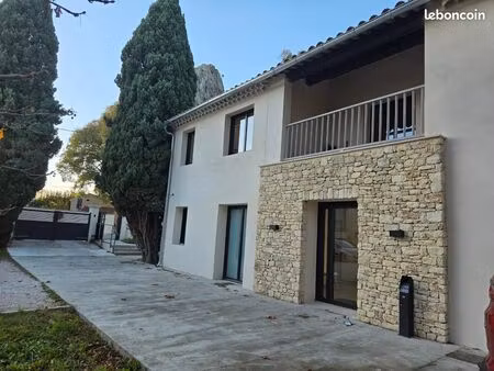 bureau pmr refait à neuf à louer