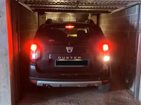 loue garage carqueiranne